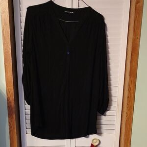 Cable & Gauge Women's Black V-Neck Top